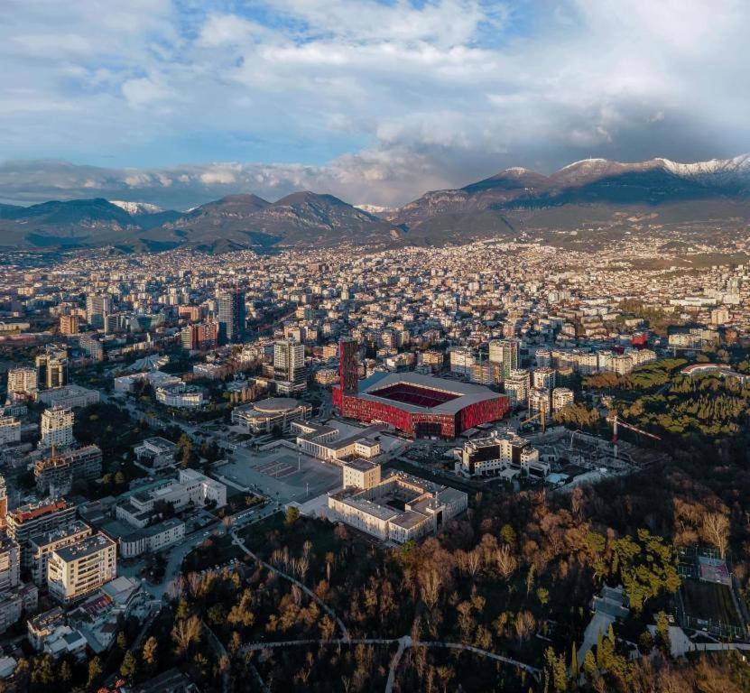 D&E Apartaments Tirana Exterior photo